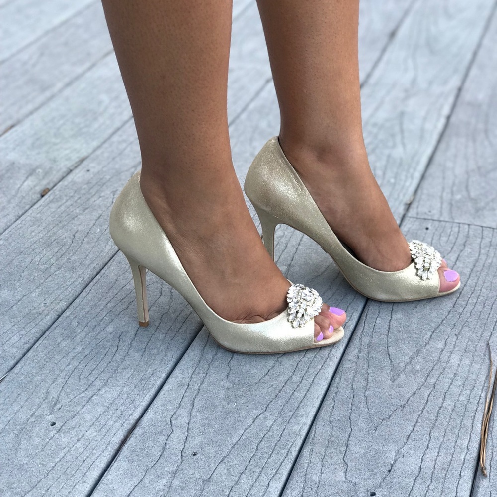 Badgley Mischka Peep Toe Pumps